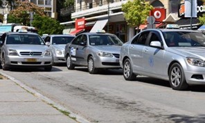 Θύματα απανωτών διαρρήξεων τα ταξί της Λάρισας τις τελευταίες μέρες